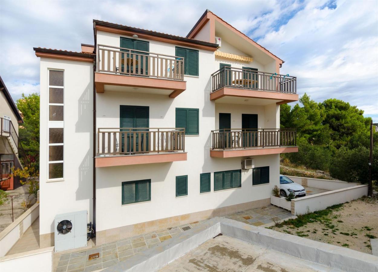 Apartments Karmen Primošten Eksteriør billede