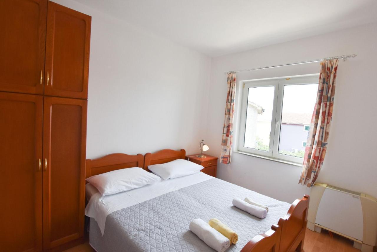 Apartments Karmen Primošten Eksteriør billede